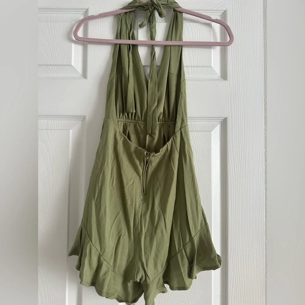 Francesca’s olive green romper - Picture 3 of 6